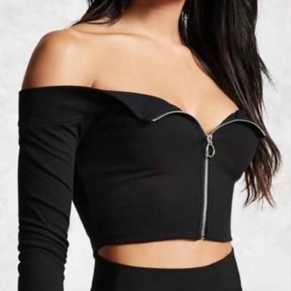 Forever 21 Off-the-Shoulder Front Zipper Crop Top